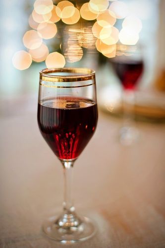 bicchiere-di-vino-con bordo-oro